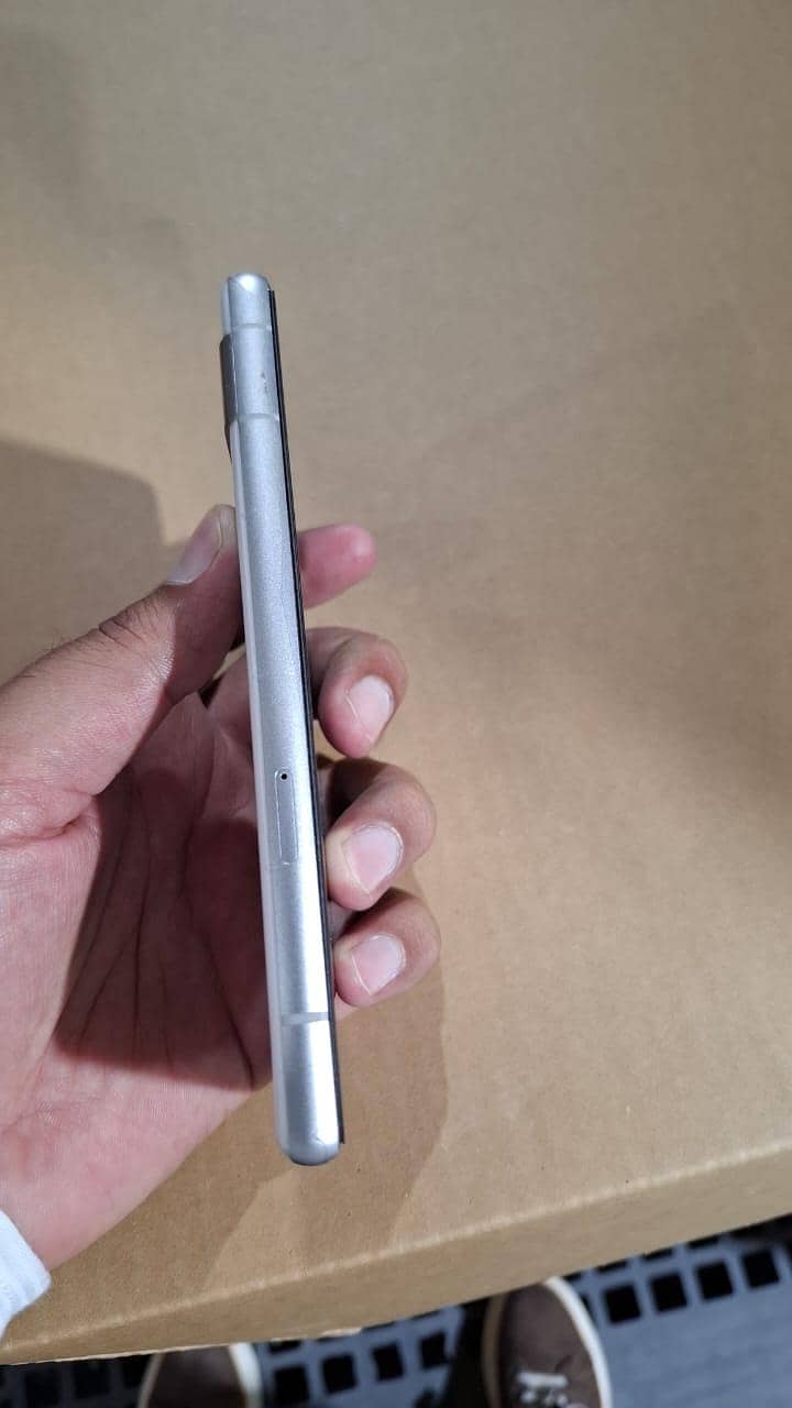 Google Pixel 7a 4
