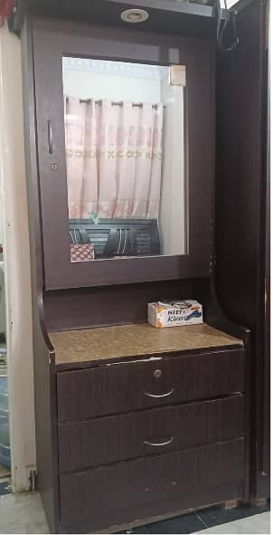 Almari, dressing table 2