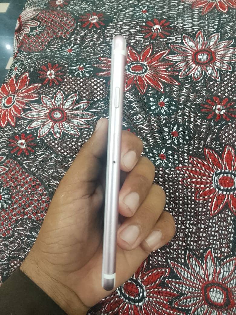 Apple iPhone 7 2
