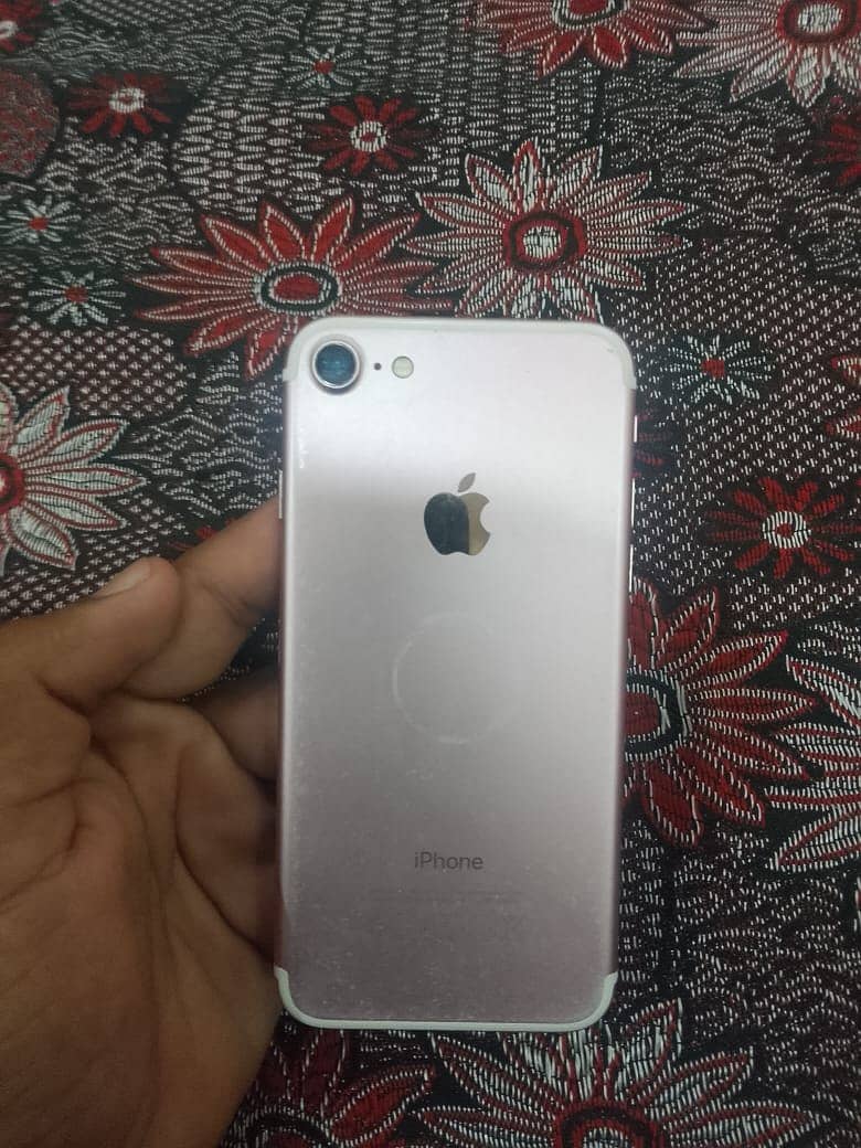 Apple iPhone 7 4