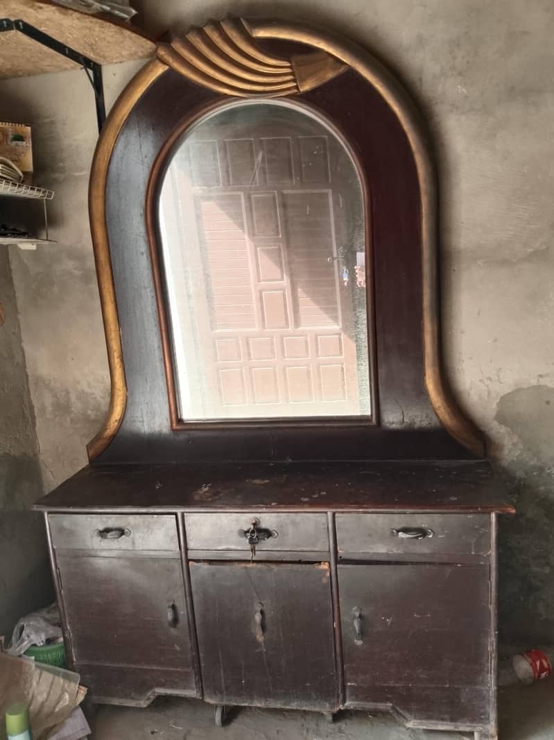 Dressing Table 0