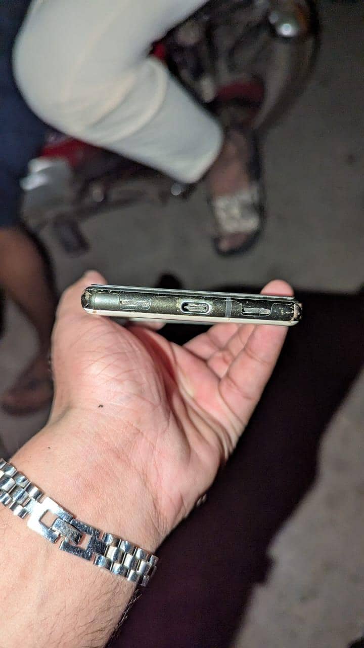 Google Pixel 6a 5