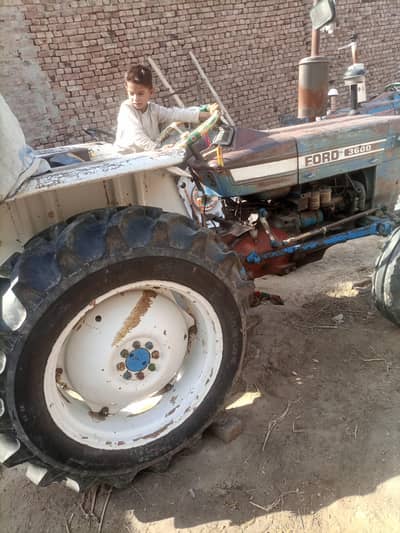 Ford3600 1981 model fore sale