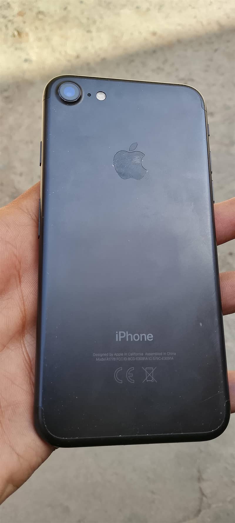 Apple iPhone 7 0