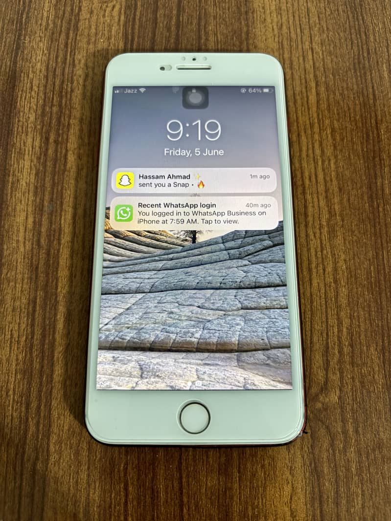 Apple iPhone 7 Plus 0