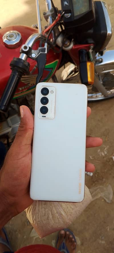 Tecno Camon 18P
