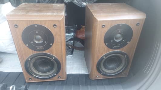 Speakers Urgent Sale