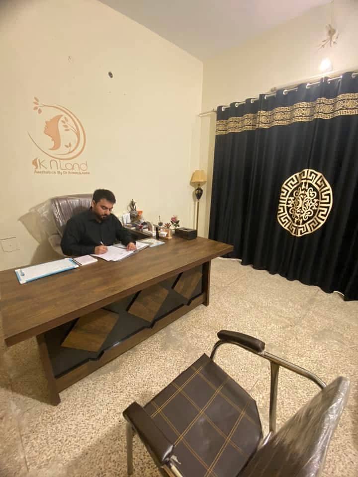 L shaped Table 9/10 condition 0