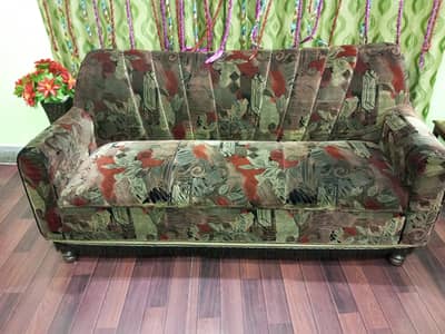Sofa set (3+1+1)  in very good condition