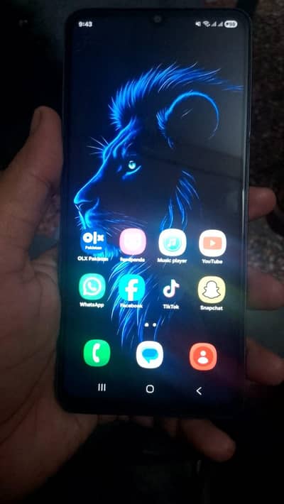 mobile ma koi masla nai ha bas glass tota ha tora sa