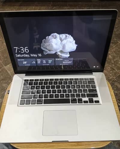 Macbook pro 2012 8gb ram 128 ssd 1.5 graphic card