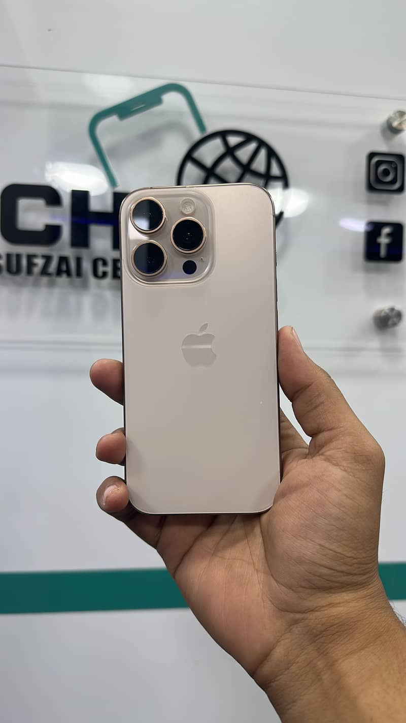 Apple iPhone 16 Pro 0