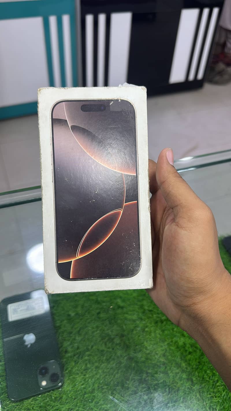 Apple iPhone 16 Pro 4