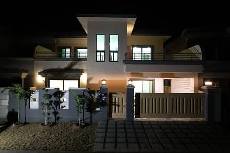 Park Facing Brigadier House Sector 4 Askari 6 300 Square Yard Is Available For Sale