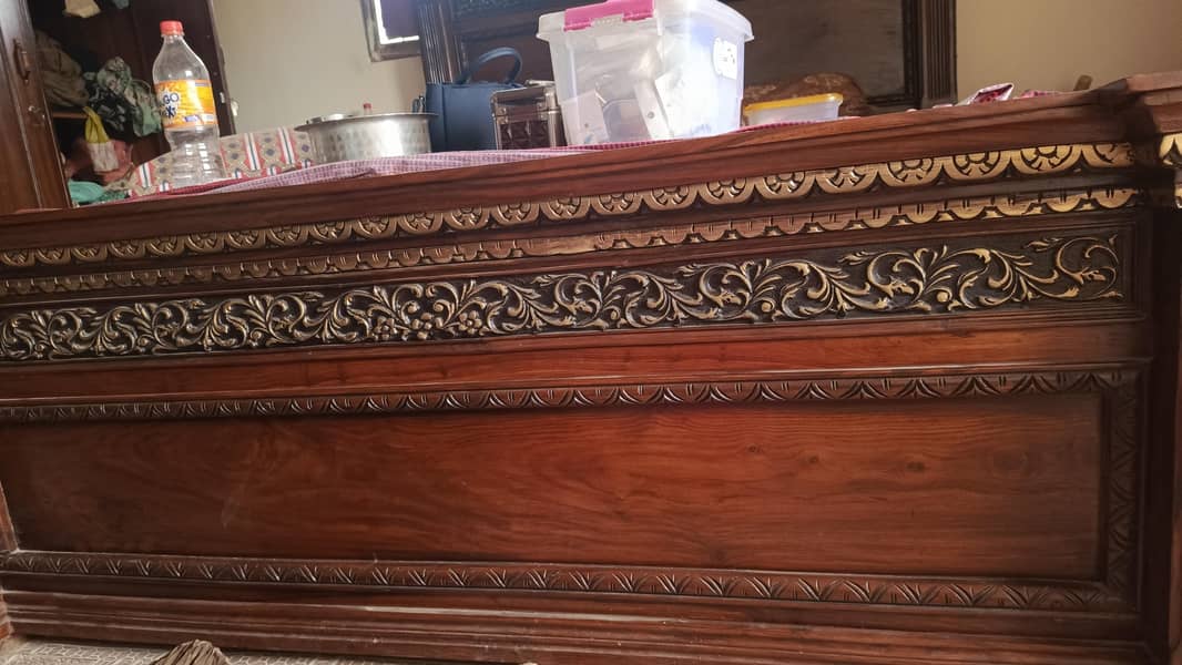 king size bed 0