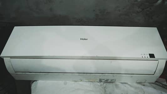 Haier 1.5 Ton Split AC 10/10 Condition With Full Gas