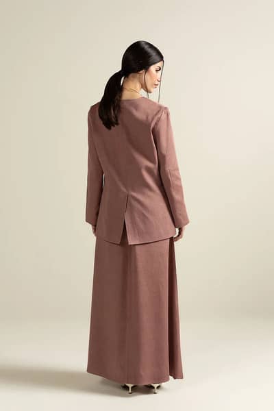 Coat/blazer with inner shirt