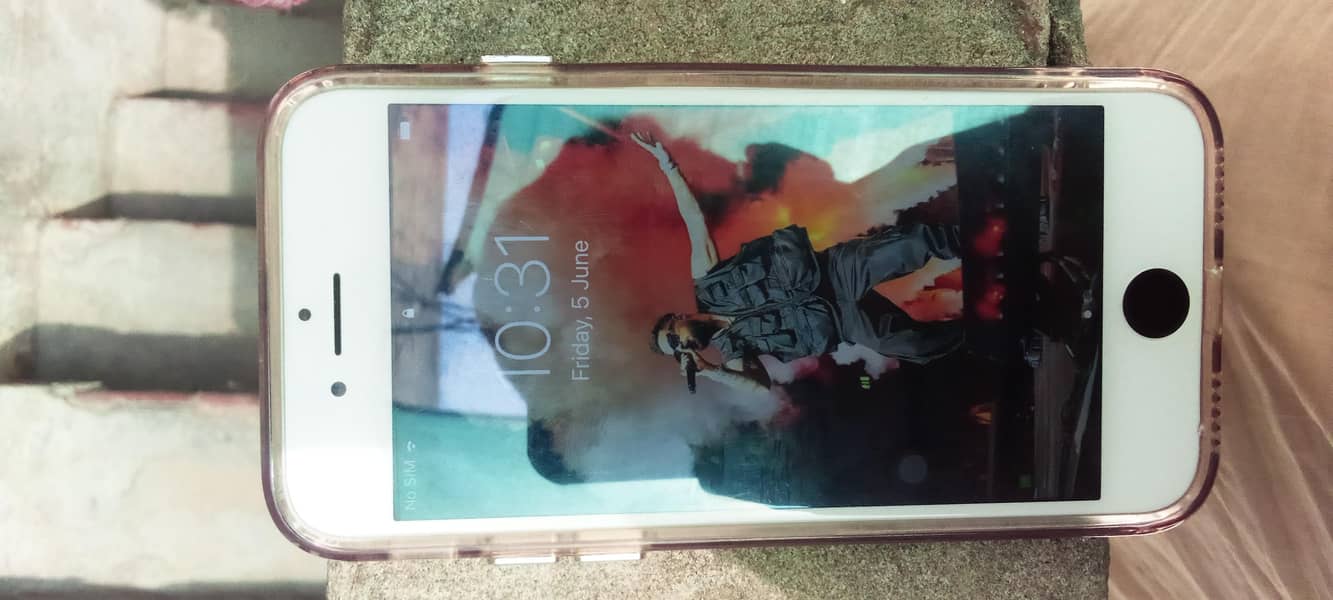 Apple iPhone 7 0