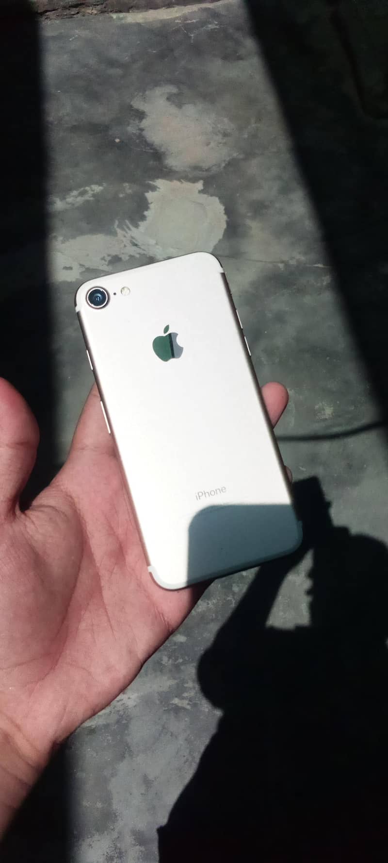Apple iPhone 7 1
