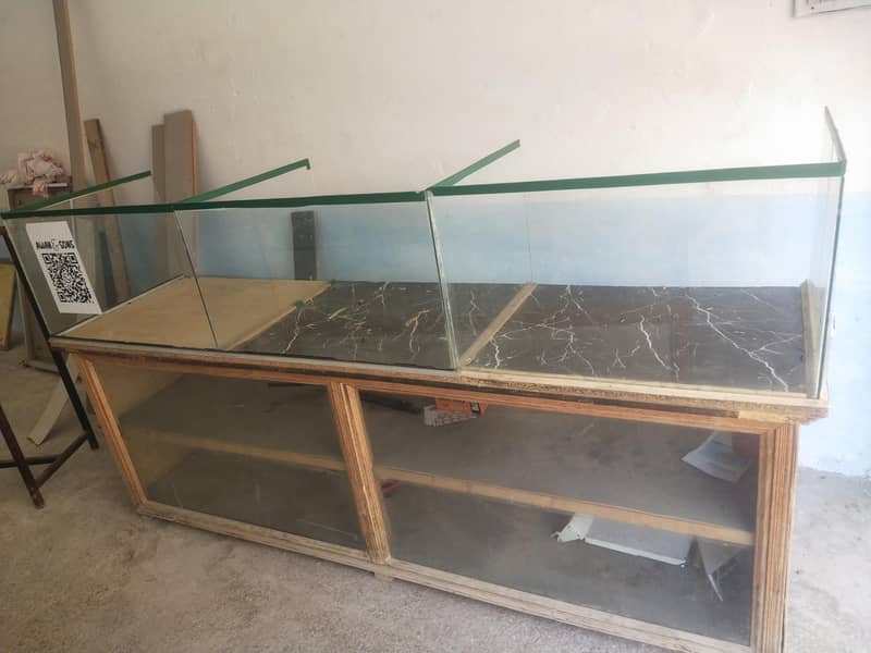 Shop counter's 4