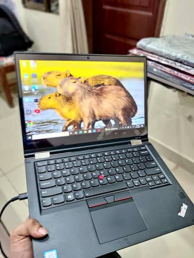 Yoga 370 i7 7th 8gb 256 ssd touch x360 convertible with charger