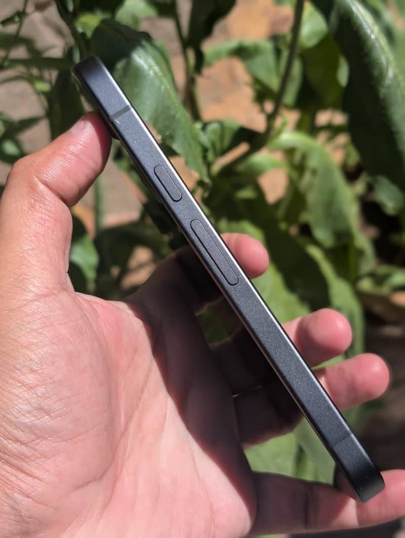 Google Pixel 9a 3