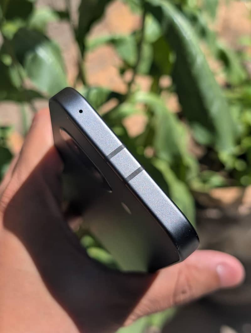 Google Pixel 9a 5