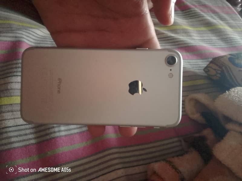 Apple iPhone 7 Plus 0