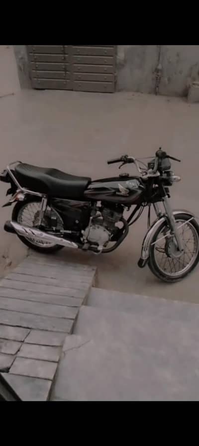 Honda cg 125 very good condition model 16