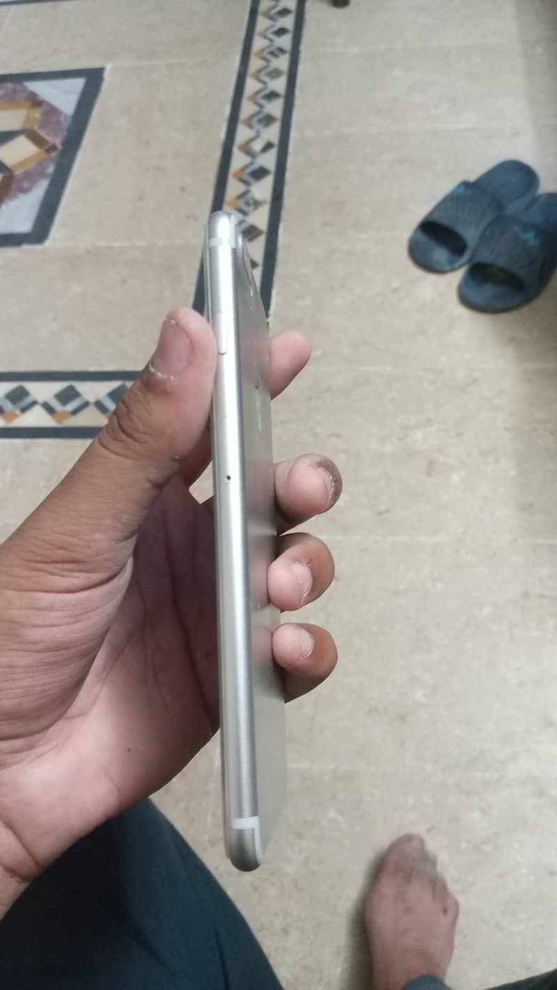 Apple iPhone 7 Plus 2