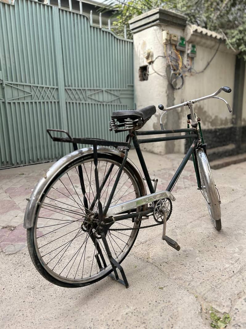 سائیکل برائے فروخت | بالکل ٹھیک چلتی ہے | پرانی لیکن مضبوط 2