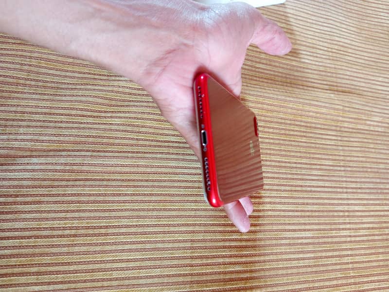 Apple iPhone 7 Plus 3