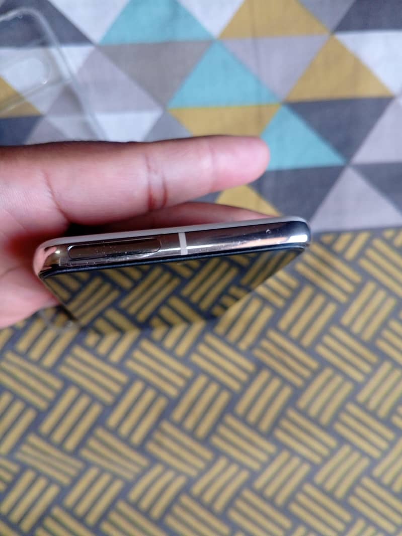 Google Pixel 8 Pro 4
