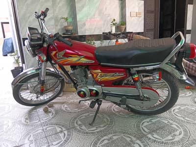 honda 125 2004 model in lush condition