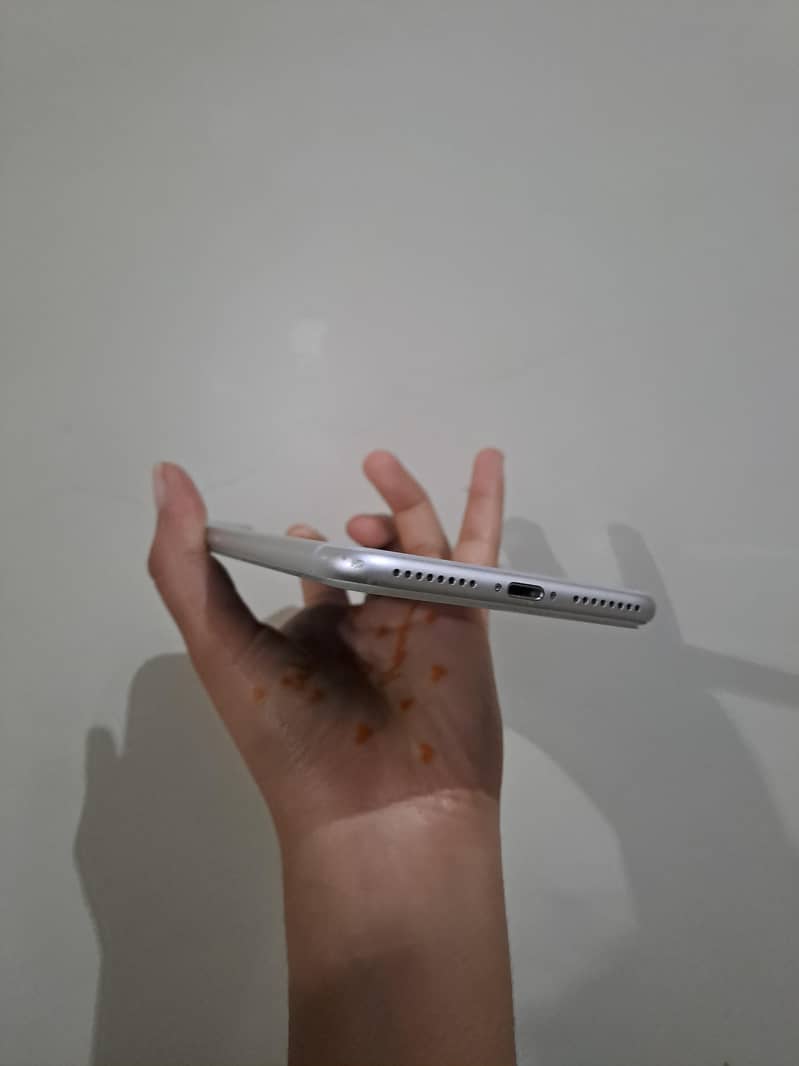 Apple iPhone 7 Plus 3