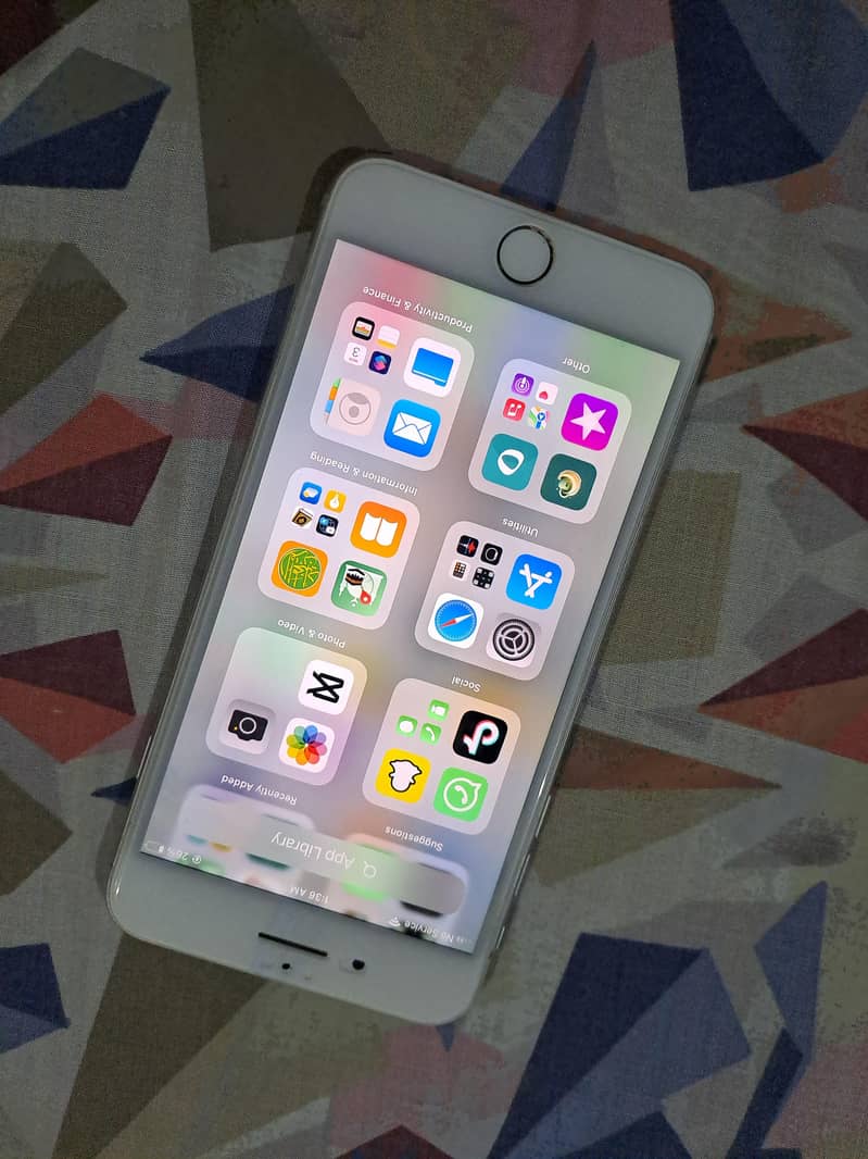 Apple iPhone 7 Plus 6