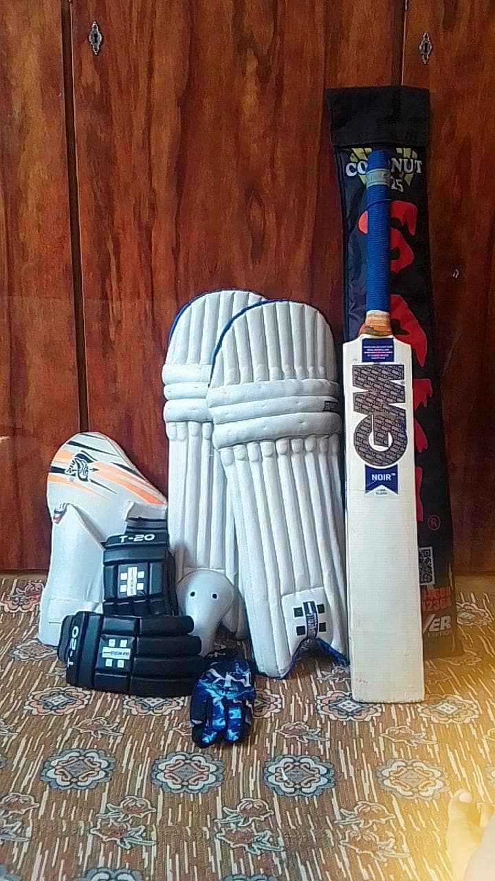 cricket kit condition 9/10 16