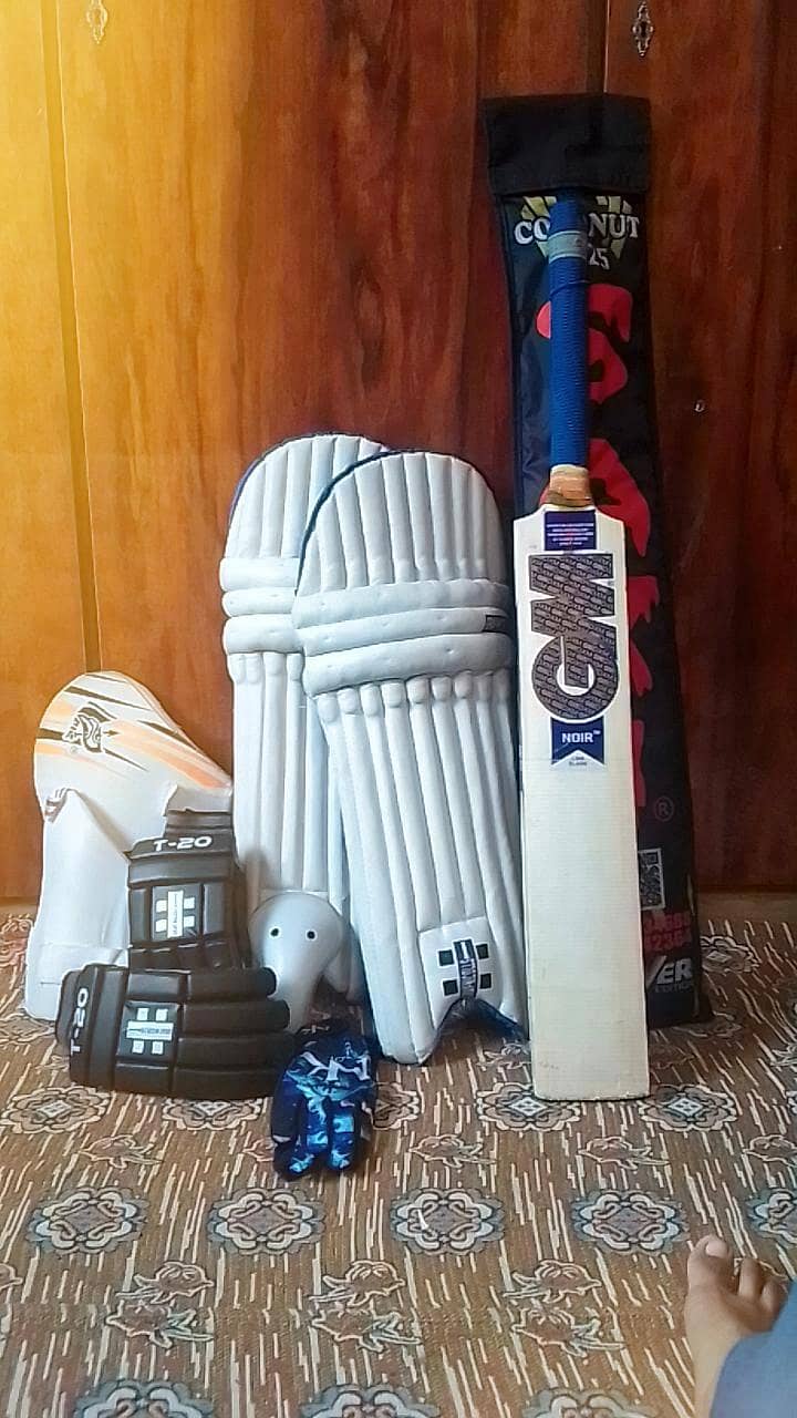 cricket kit condition 9/10 17