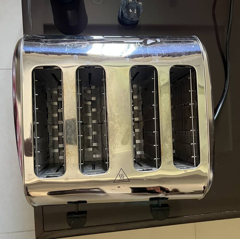 4 Slice Toaster 2