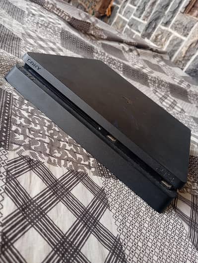 PS 4 1tb uk edition in good condition price negotiable