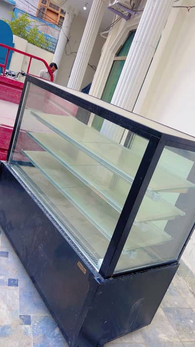 Bakery display chiller