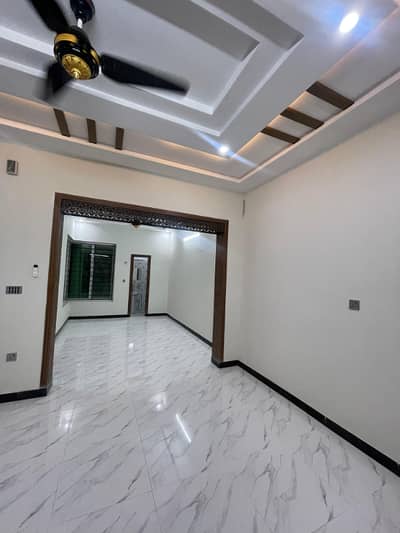 Upper poction available for rent in line 4 near range road Rwp