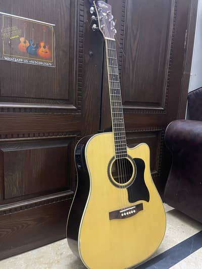 Bilinz and mastiff semi accoustic jambo guitar in new condition