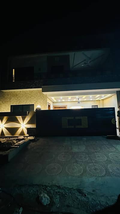 Rent The Ideally Located House For An Incredible Price Of Pkr Rs. 185000