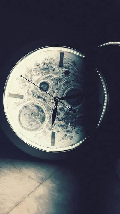 moon clock