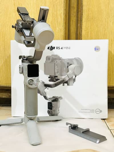 DJI RS 4 MINI GOOD CONDITION