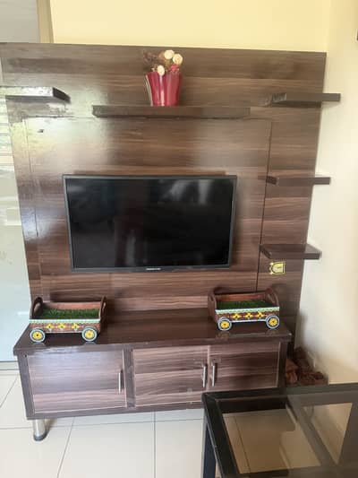 Tv rack
