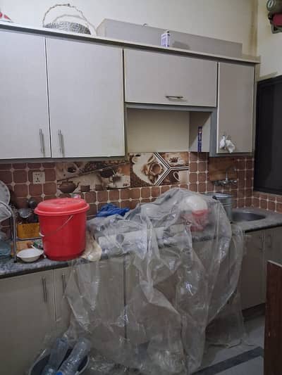 5 Marla 3rd floor available for rent