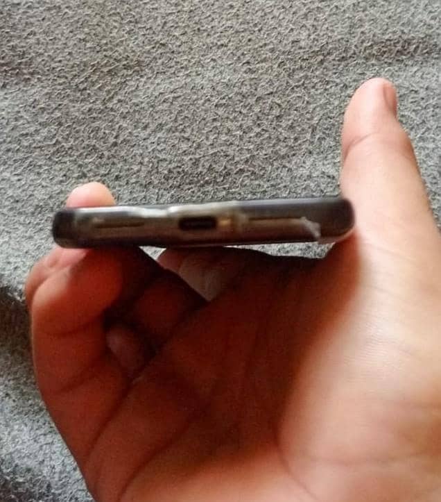Google pixel 8 4