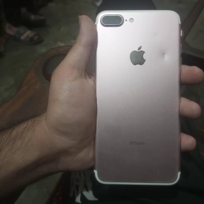 Apple iPhone 7 Plus 2